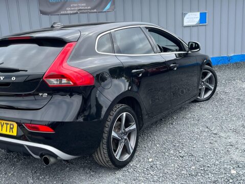 Volvo V40 2.0 T2 R-Design Euro 6 (s/s) 5dr 22