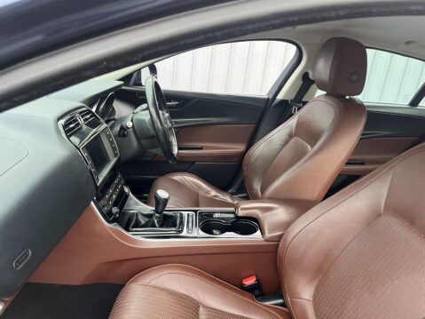 Jaguar XE 2.0d Portfolio Euro 6 (s/s) 4dr 35