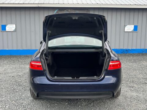 Jaguar XE 2.0d Portfolio Euro 6 (s/s) 4dr 9