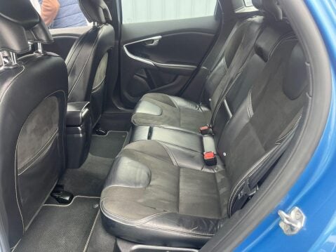 Volvo V40 2.0 D2 R-Design Euro 6 (s/s) 5dr 29