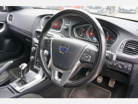 Volvo V40 2.0 D2 R-Design Euro 6 (s/s) 5dr 9