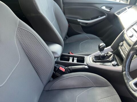 Ford Focus 1.5 TDCi Zetec Euro 6 (s/s) 5dr 27
