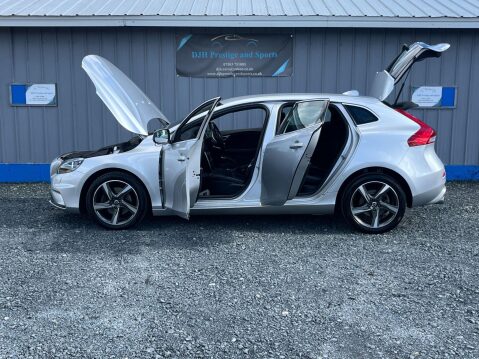 Volvo V40 2.0 D2 R-Design Nav Euro 6 (s/s) 5dr 15