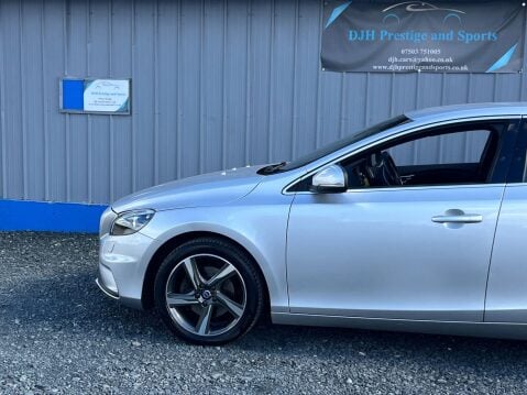 Volvo V40 2.0 D2 R-Design Nav Euro 6 (s/s) 5dr 19