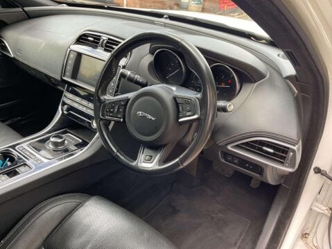 Jaguar XE 2.0d R-Sport Auto Euro 6 (s/s) 4dr 8