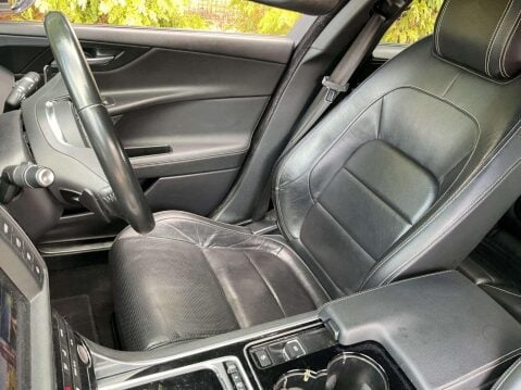 Jaguar XE 2.0d R-Sport Auto Euro 6 (s/s) 4dr 9