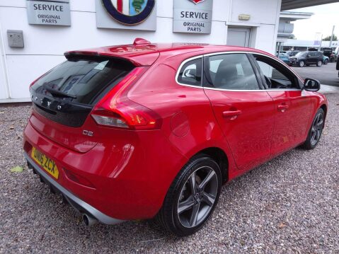 Volvo V40 2.0 D2 R-Design Euro 6 (s/s) 5dr 11