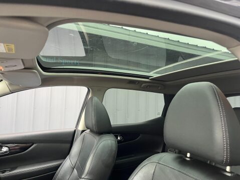 Nissan Qashqai 1.5 dCi Tekna 2WD Euro 5 (s/s) 5dr 7