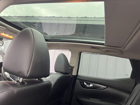 Nissan Qashqai 1.5 dCi Tekna 2WD Euro 5 (s/s) 5dr 30