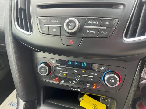 Ford Focus 1.5 TDCi Titanium X Euro 6 (s/s) 5dr 29