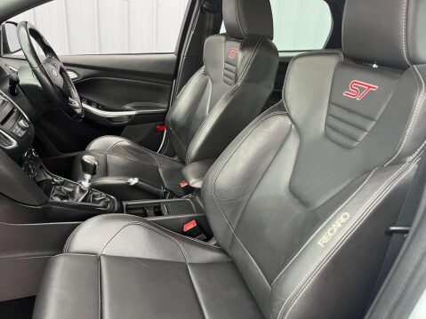 Ford Focus 2.0T EcoBoost ST-3 Euro 6 (s/s) 5dr 32
