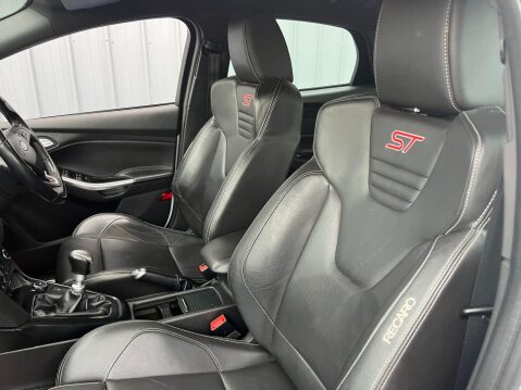 Ford Focus 2.0T EcoBoost ST-3 Euro 6 (s/s) 5dr 5