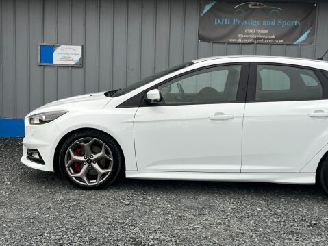 Ford Focus 2.0T EcoBoost ST-3 Euro 6 (s/s) 5dr 18