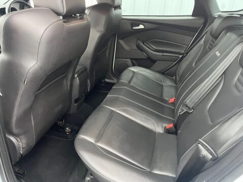Ford Focus 2.0T EcoBoost ST-3 Euro 6 (s/s) 5dr 40