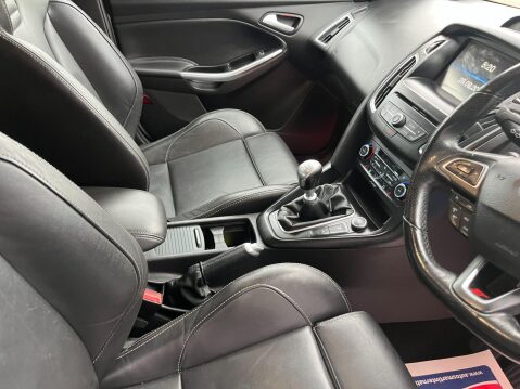 Ford Focus 2.0T EcoBoost ST-3 Euro 6 (s/s) 5dr 35