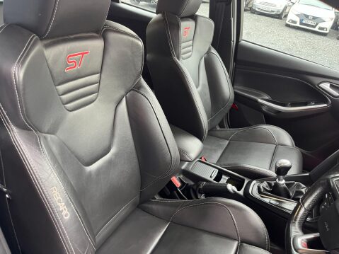 Ford Focus 2.0T EcoBoost ST-3 Euro 6 (s/s) 5dr 36