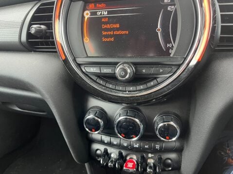 Mini Hatch 1.5 Cooper Euro 6 (s/s) 3dr 15