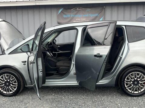 Vauxhall Zafira 2.0 CDTi Exclusiv Euro 5 5dr 9