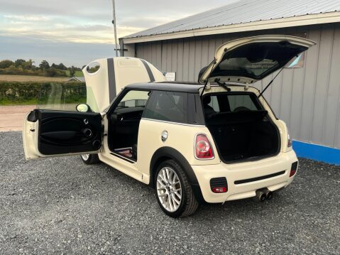 Mini Hatch 1.6 Cooper S Euro 5 (s/s) 3dr 17