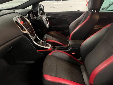 Vauxhall Astra GTC 2.0 CDTi BiTurbo Euro 5 (s/s) 3dr 16