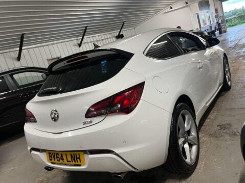 Vauxhall Astra GTC 2.0 CDTi BiTurbo Euro 5 (s/s) 3dr 28