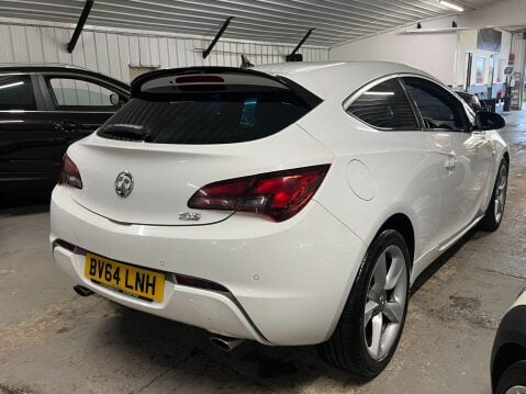 Vauxhall Astra GTC 2.0 CDTi BiTurbo Euro 5 (s/s) 3dr 10