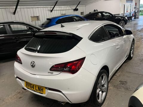 Vauxhall Astra GTC 2.0 CDTi BiTurbo Euro 5 (s/s) 3dr 30