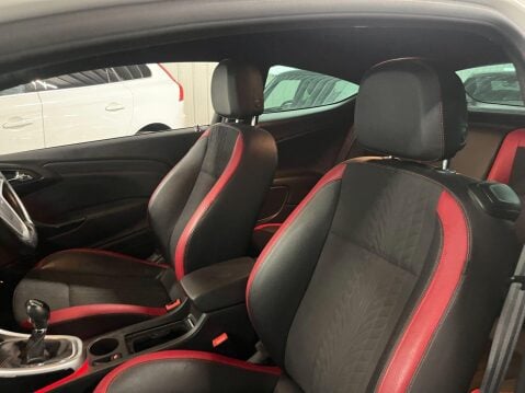 Vauxhall Astra GTC 2.0 CDTi BiTurbo Euro 5 (s/s) 3dr 17