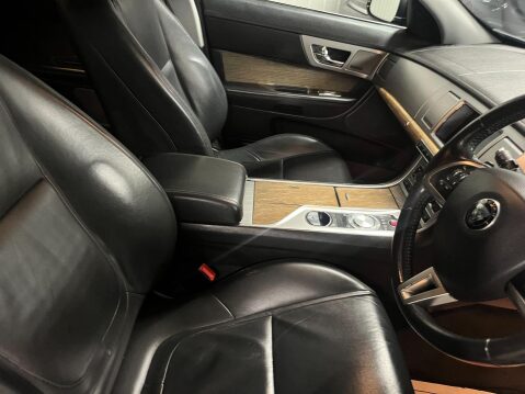 Jaguar XF 2.2d Premium Luxury Sportbrake Auto Euro 5 (s/s) 5dr 30
