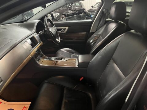 Jaguar XF 2.2d Premium Luxury Sportbrake Auto Euro 5 (s/s) 5dr 18