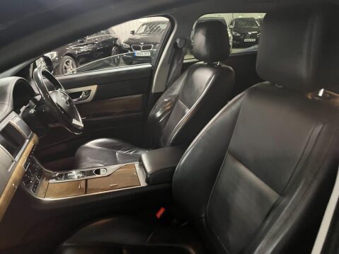 Jaguar XF 2.2d Premium Luxury Sportbrake Auto Euro 5 (s/s) 5dr 19