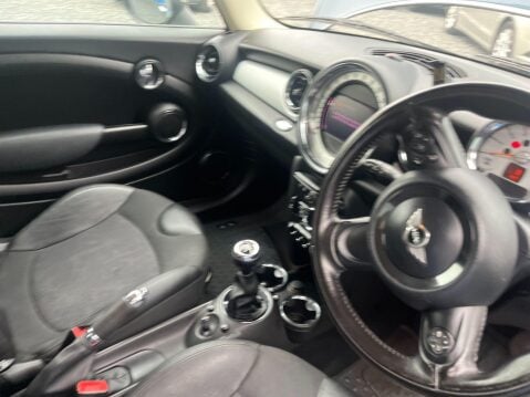 Mini Hatch 1.6 Cooper Euro 5 3dr 4