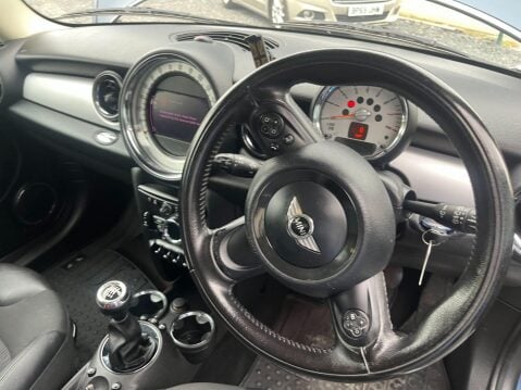 Mini Hatch 1.6 Cooper Euro 5 3dr 32