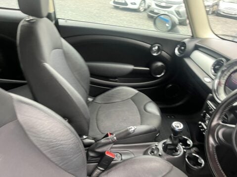 Mini Hatch 1.6 Cooper Euro 5 3dr 33