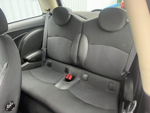 Mini Hatch 1.6 Cooper Euro 5 3dr 6