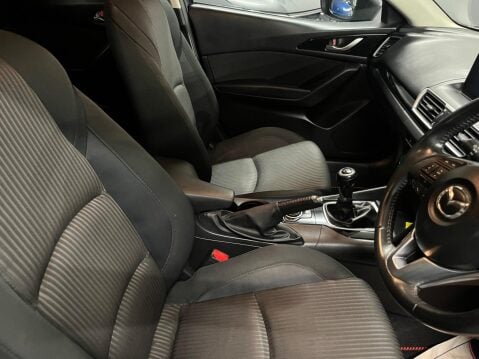 Mazda 3 2.2 SKYACTIV-D SE-L Nav Fastback Euro 6 (s/s) 4dr 19