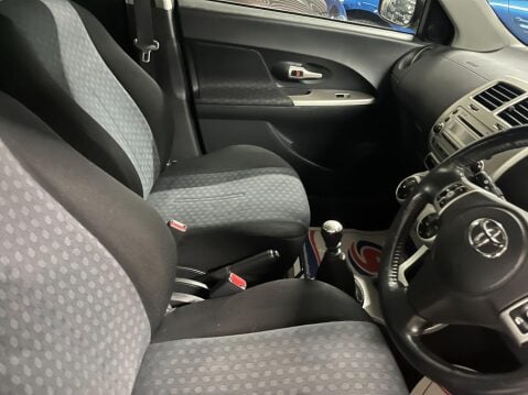 Toyota Urbancruiser 1.33 Dual VVT-i Euro 4 (s/s) 5dr 30