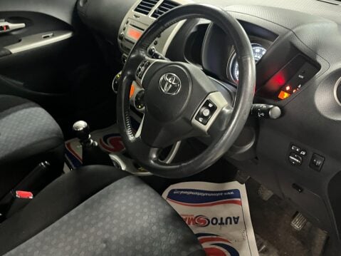 Toyota Urbancruiser 1.33 Dual VVT-i Euro 4 (s/s) 5dr 33