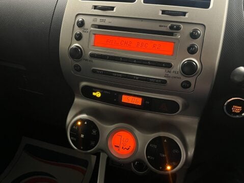 Toyota Urbancruiser 1.33 Dual VVT-i Euro 4 (s/s) 5dr 5