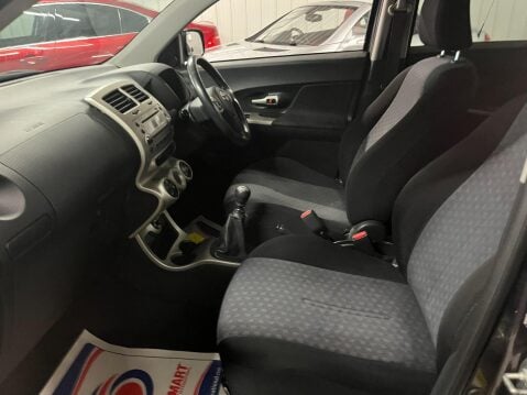 Toyota Urbancruiser 1.33 Dual VVT-i Euro 4 (s/s) 5dr 17