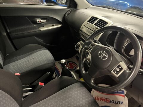 Toyota Urbancruiser 1.33 Dual VVT-i Euro 4 (s/s) 5dr 3