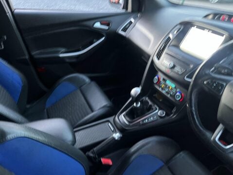 Ford Focus 2.0T EcoBoost ST-2 Euro 6 (s/s) 5dr 26