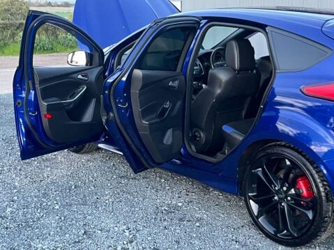 Ford Focus 2.0T EcoBoost ST-2 Euro 6 (s/s) 5dr 16