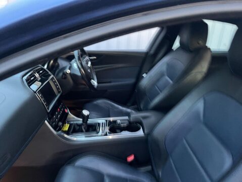 Jaguar XE 2.0d R-Sport Euro 6 (s/s) 4dr 35