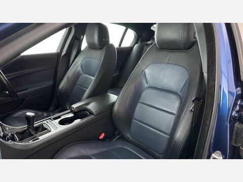 Jaguar XE 2.0d R-Sport Euro 6 (s/s) 4dr 3