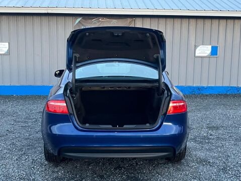 Jaguar XE 2.0d R-Sport Euro 6 (s/s) 4dr 9