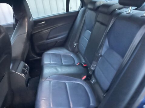 Jaguar XE 2.0d R-Sport Euro 6 (s/s) 4dr 37