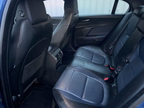 Jaguar XE 2.0d R-Sport Euro 6 (s/s) 4dr 33