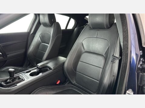 Jaguar XE 2.0d R-Sport Euro 6 (s/s) 4dr 9