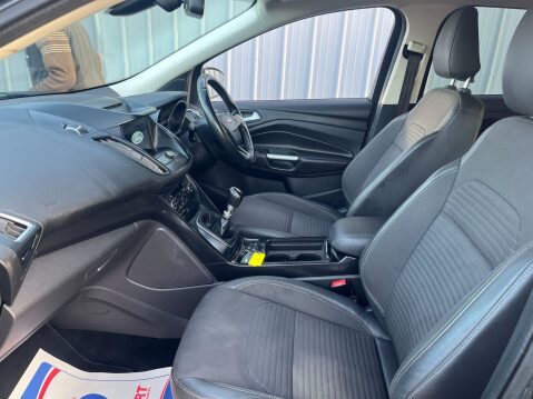 Ford Kuga 1.5 TDCi Titanium Euro 6 (s/s) 5dr 29